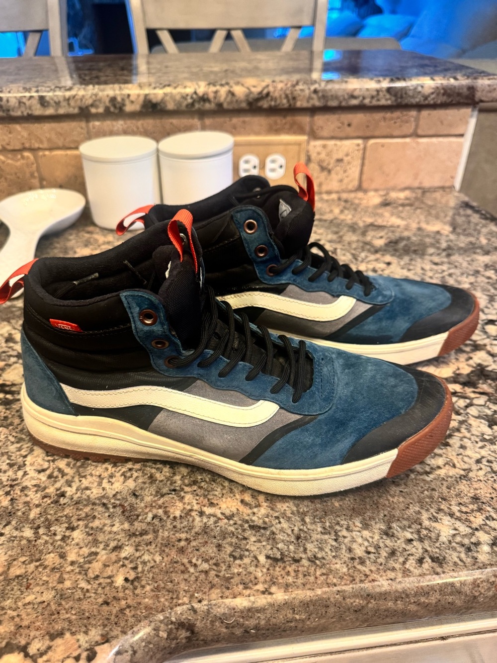 Vans Ultrarange Hi DI (Mte) Gibraltar Sea/Marshmallow" size 10.5